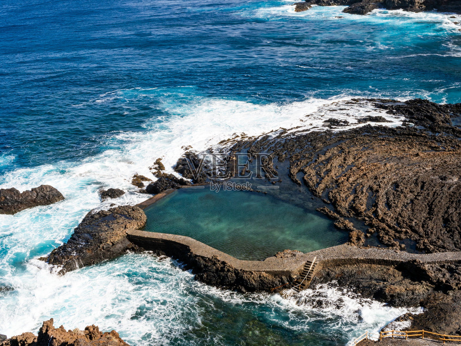 大西洋旁的天然泳池照片摄影图片