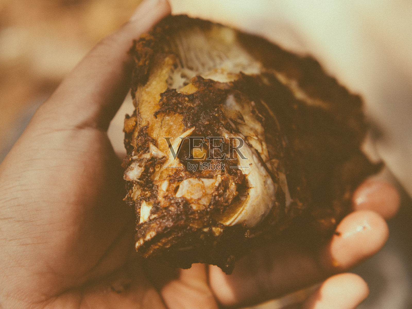 炸鱼照片摄影图片