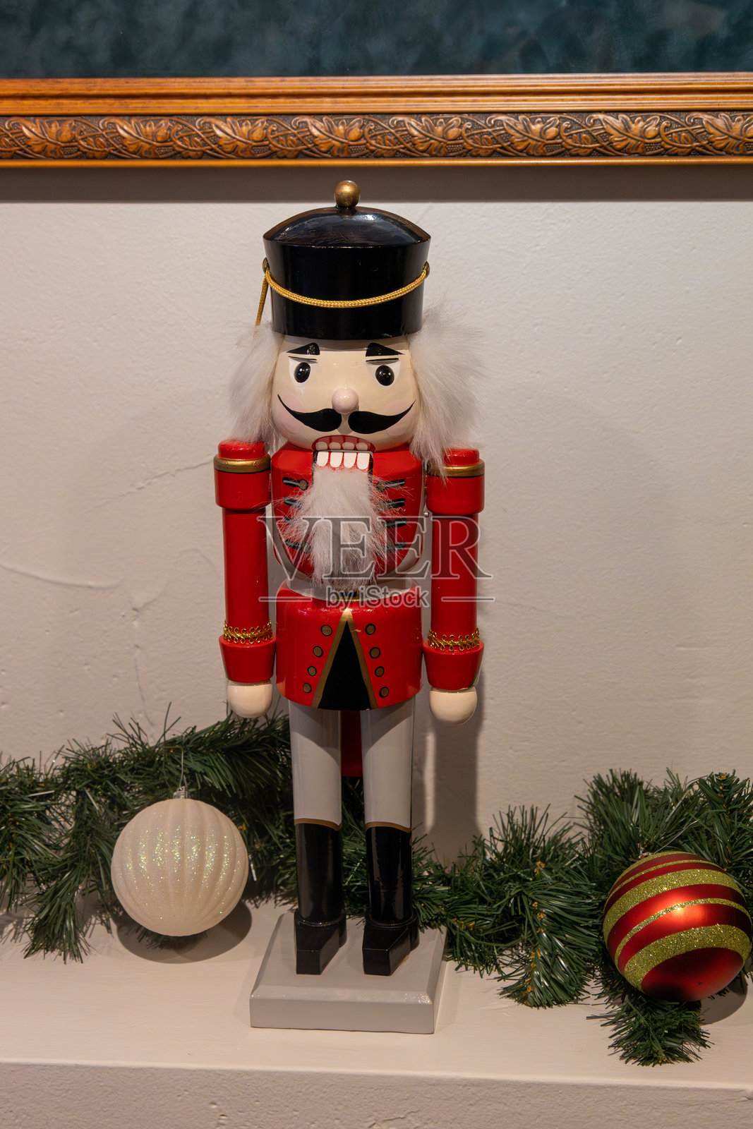 家庭节日装饰展示照片摄影图片