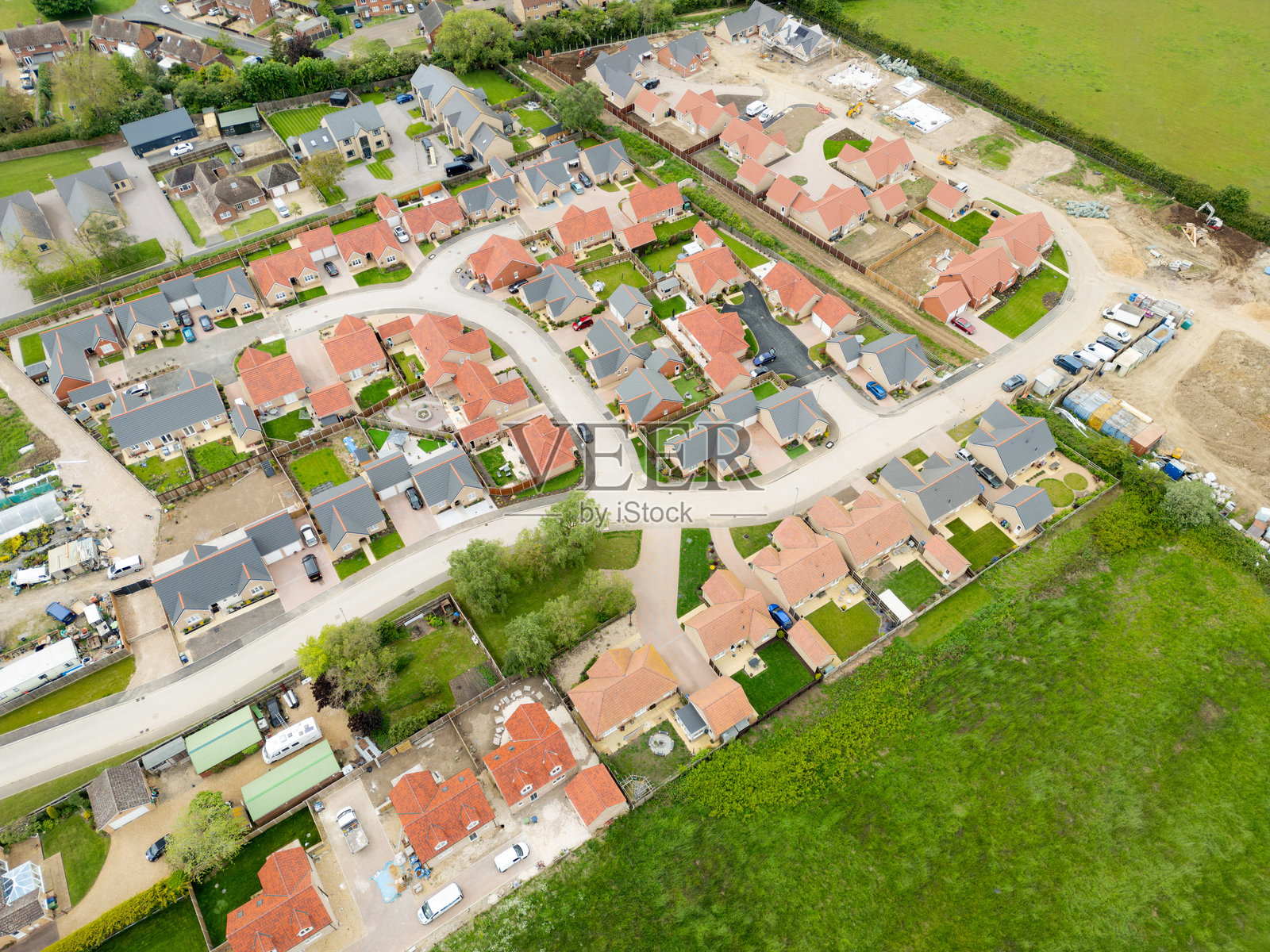 英国剑桥郡乡村地区新建的退休简易别墅住宅区航拍景色照片摄影图片
