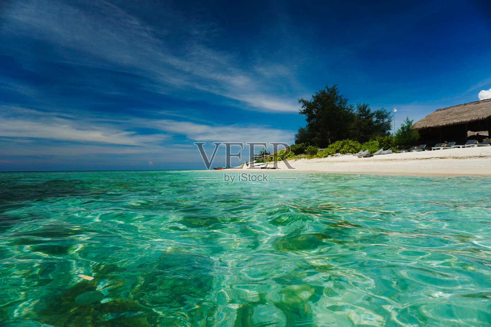 在吉利群岛放松身心：完美的热带度假胜地照片摄影图片