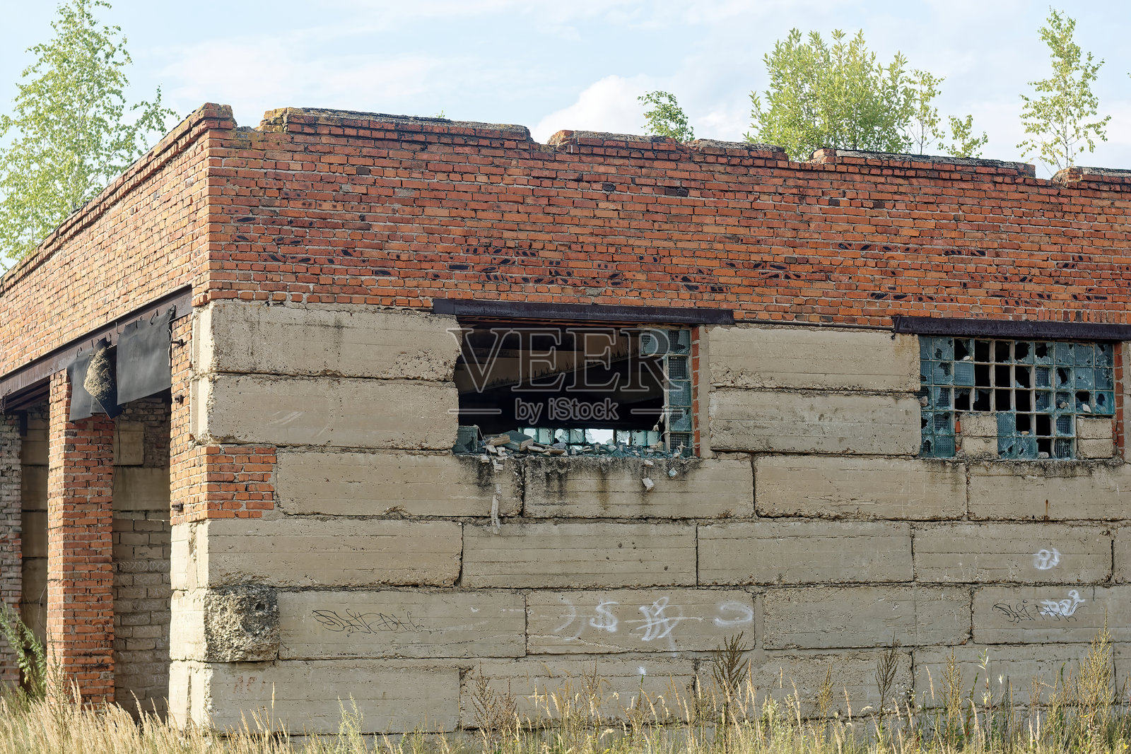 废弃的一层砖房照片摄影图片