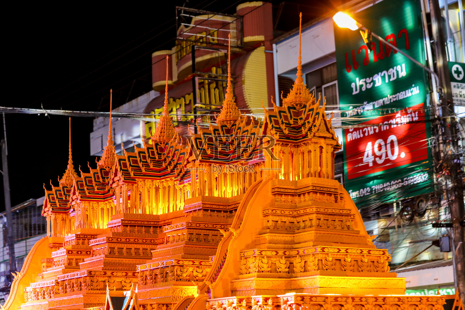 传统的普昂寺蜜蜂城堡游行照片摄影图片