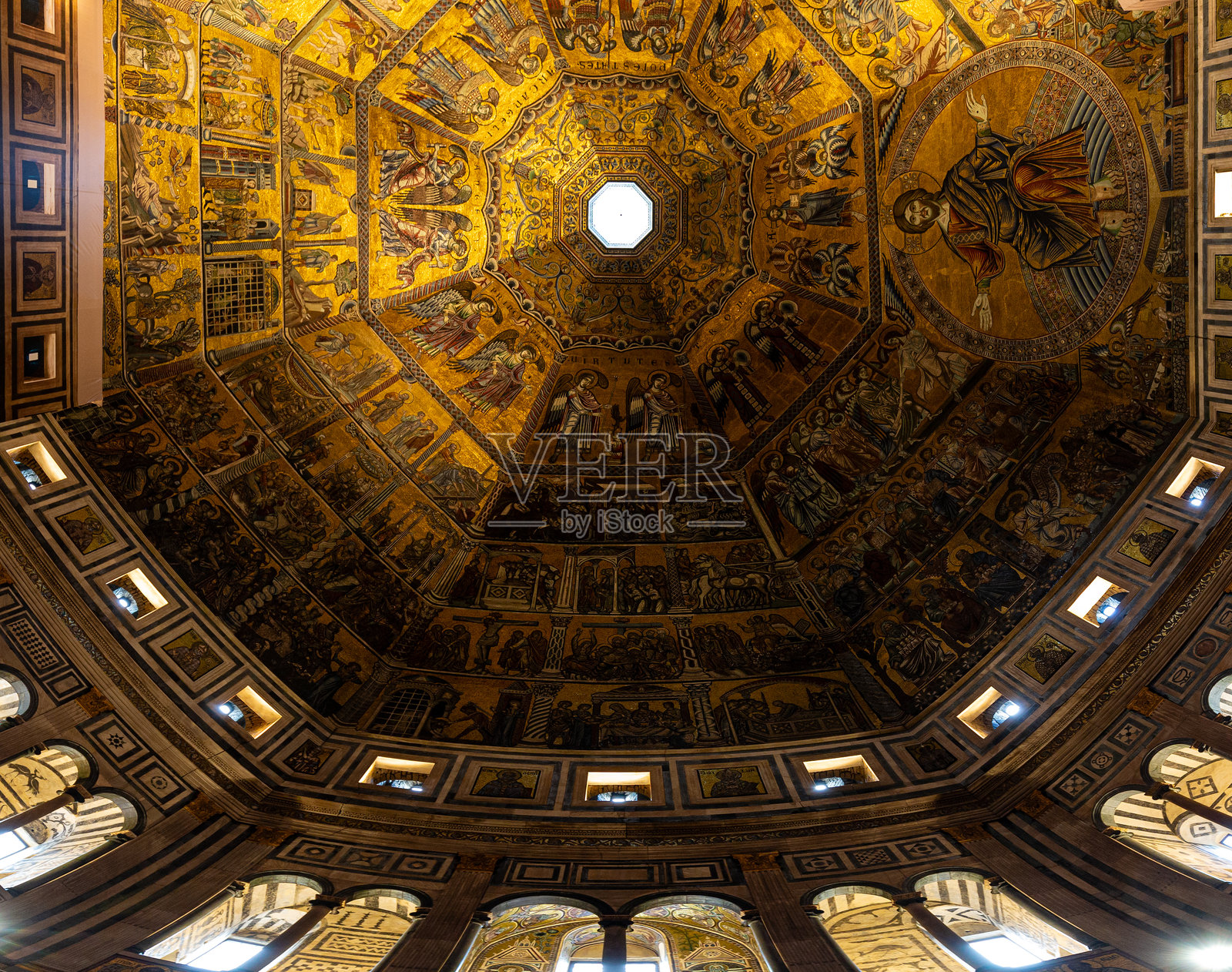 佛罗伦萨大教堂附近洗礼堂的内部照片摄影图片