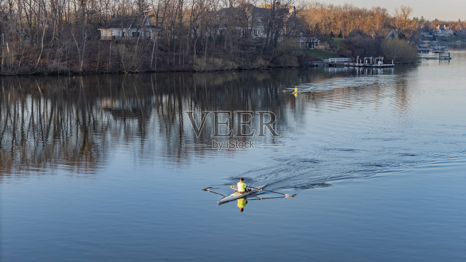 在威斯康星州德佩尔的福克斯河上划船照片摄影图片