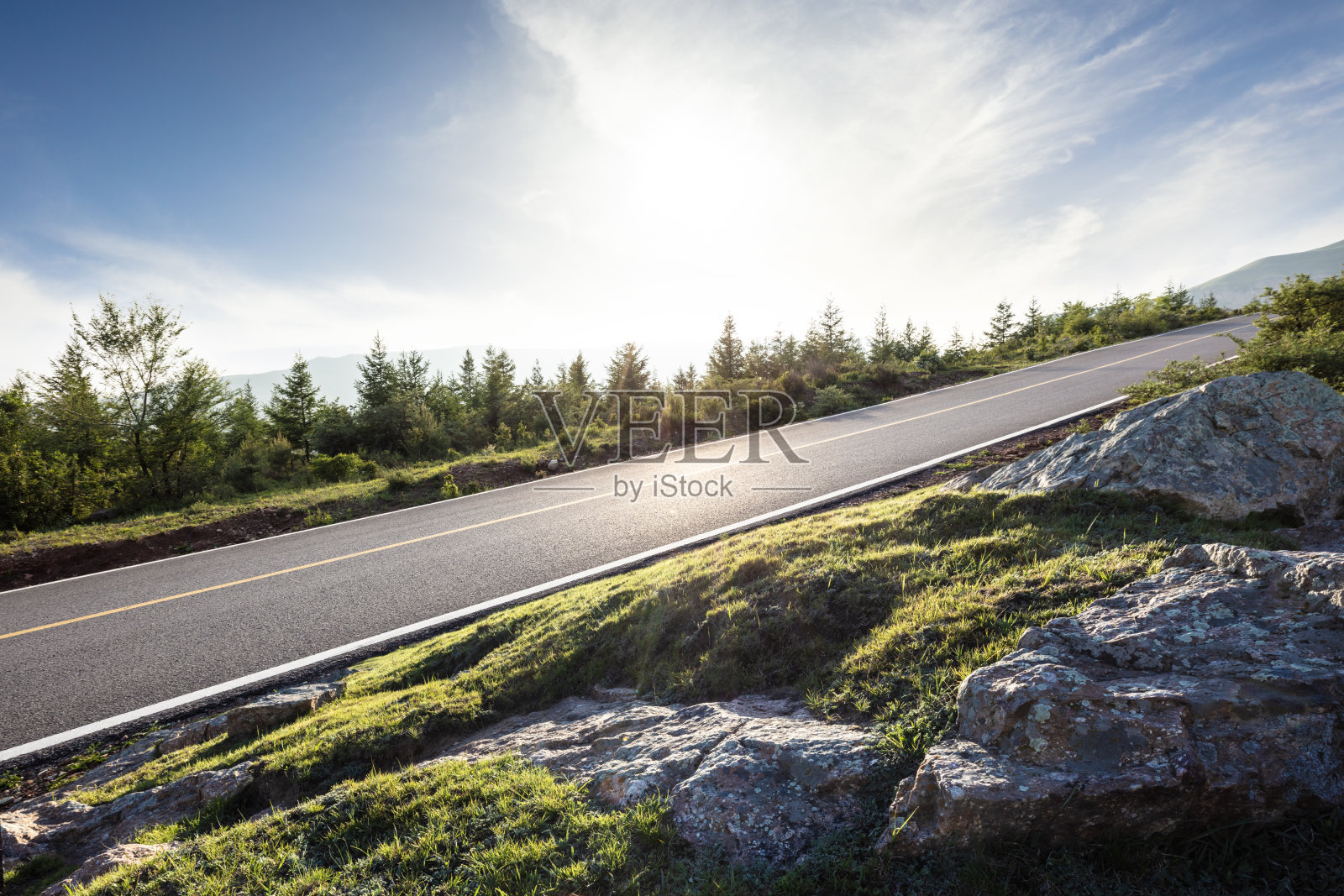道路与山脉照片摄影图片