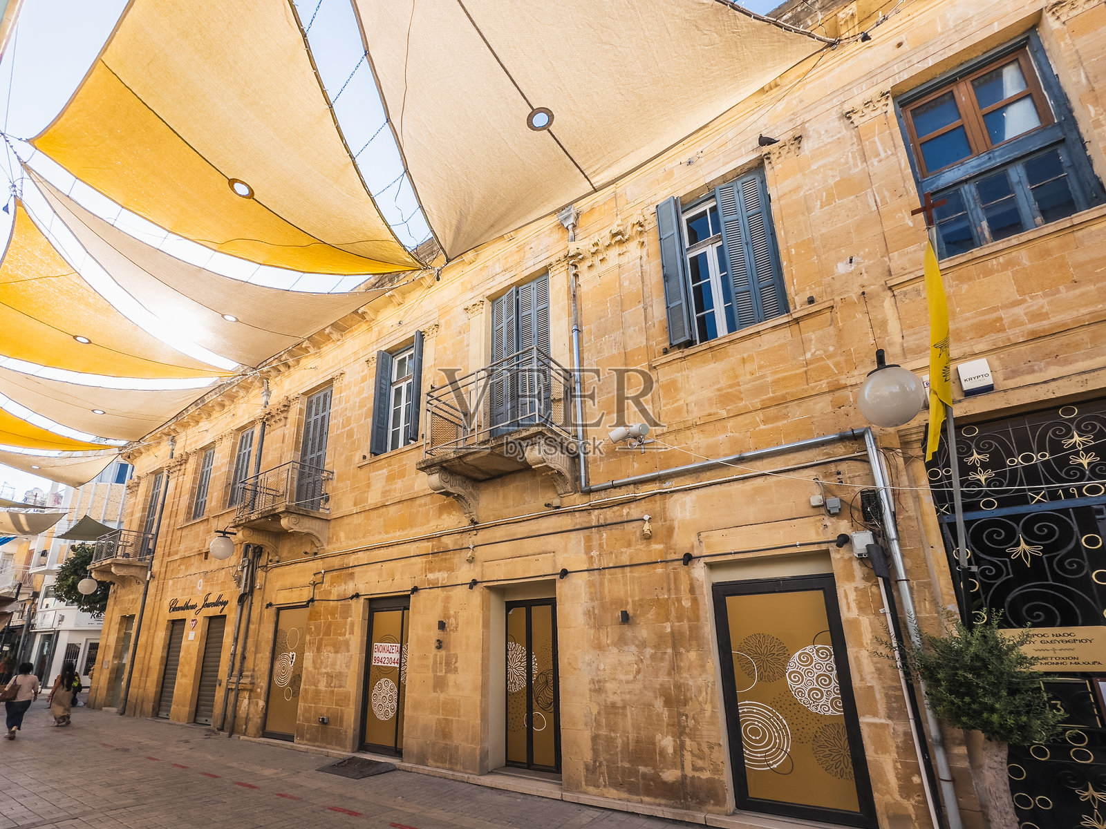 被覆盖的历史街道照片摄影图片