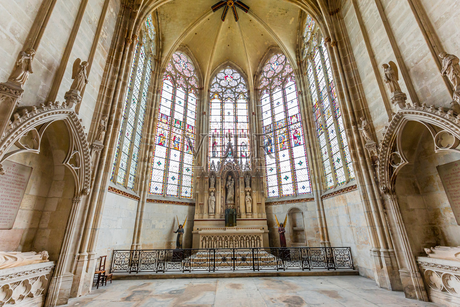 法国鲁昂圣欧仁大教堂内部照片摄影图片