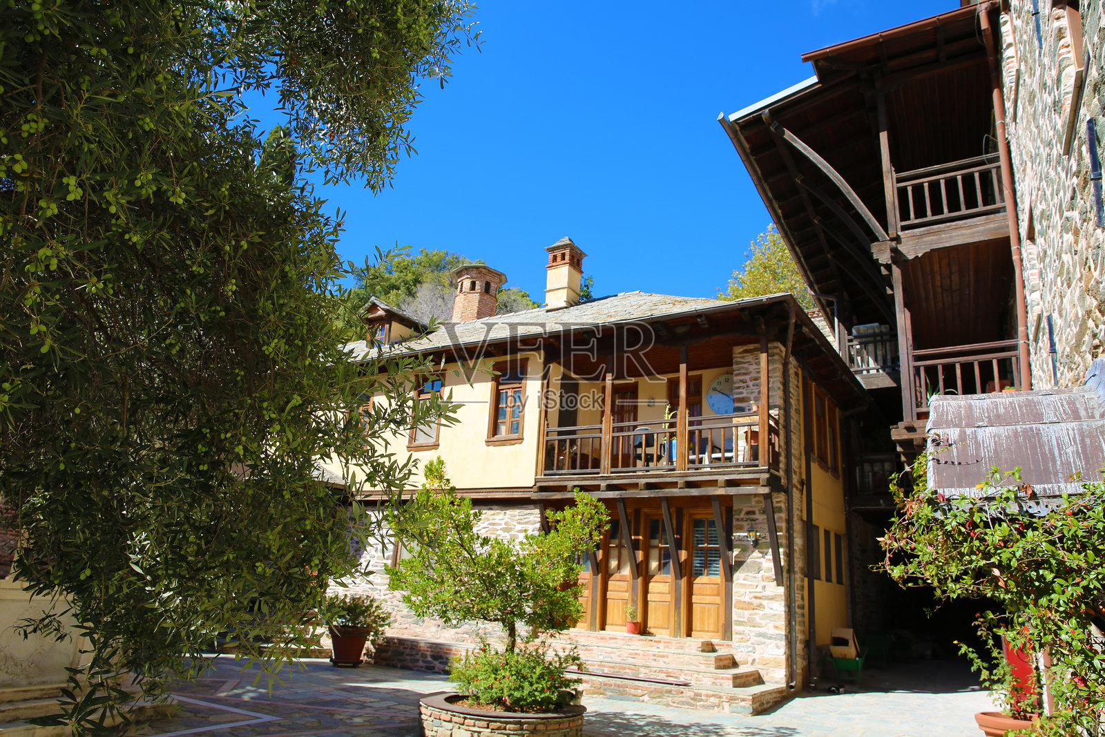 库特卢穆斯修道院 - 是位于希腊阿索斯山的一个希腊东正教修道院。照片摄影图片