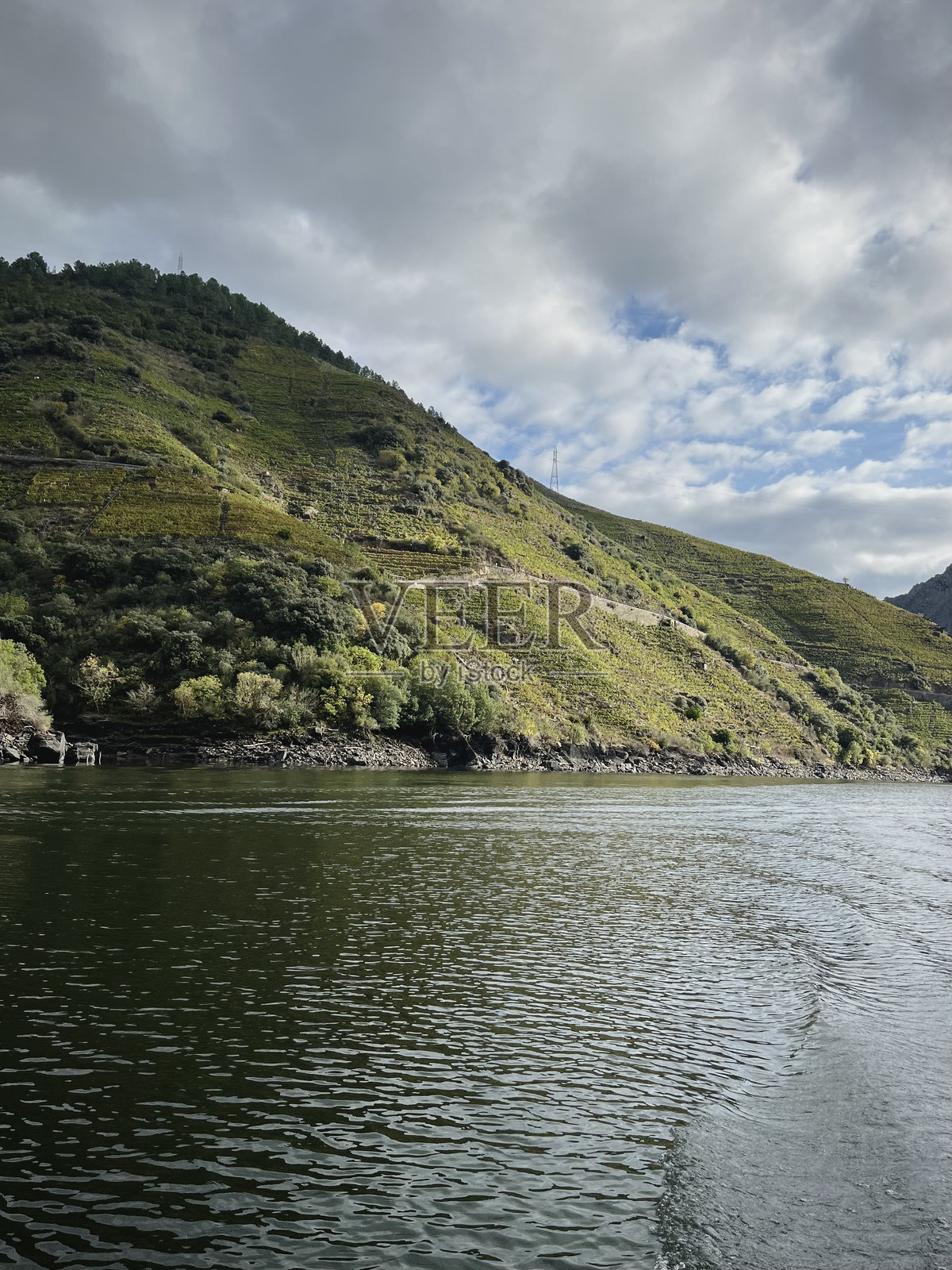 美丽的山间河流风景照片摄影图片
