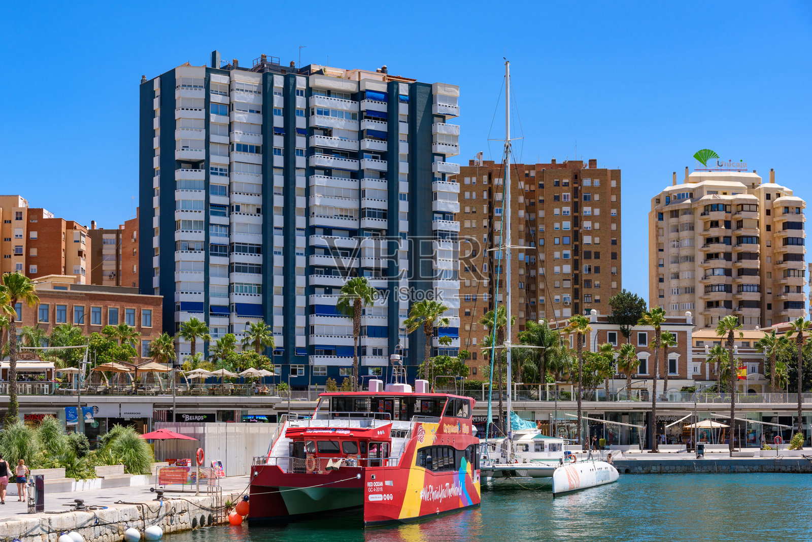 马拉加安达卢西亚的惊喜棕榈大道海滨长廊照片摄影图片