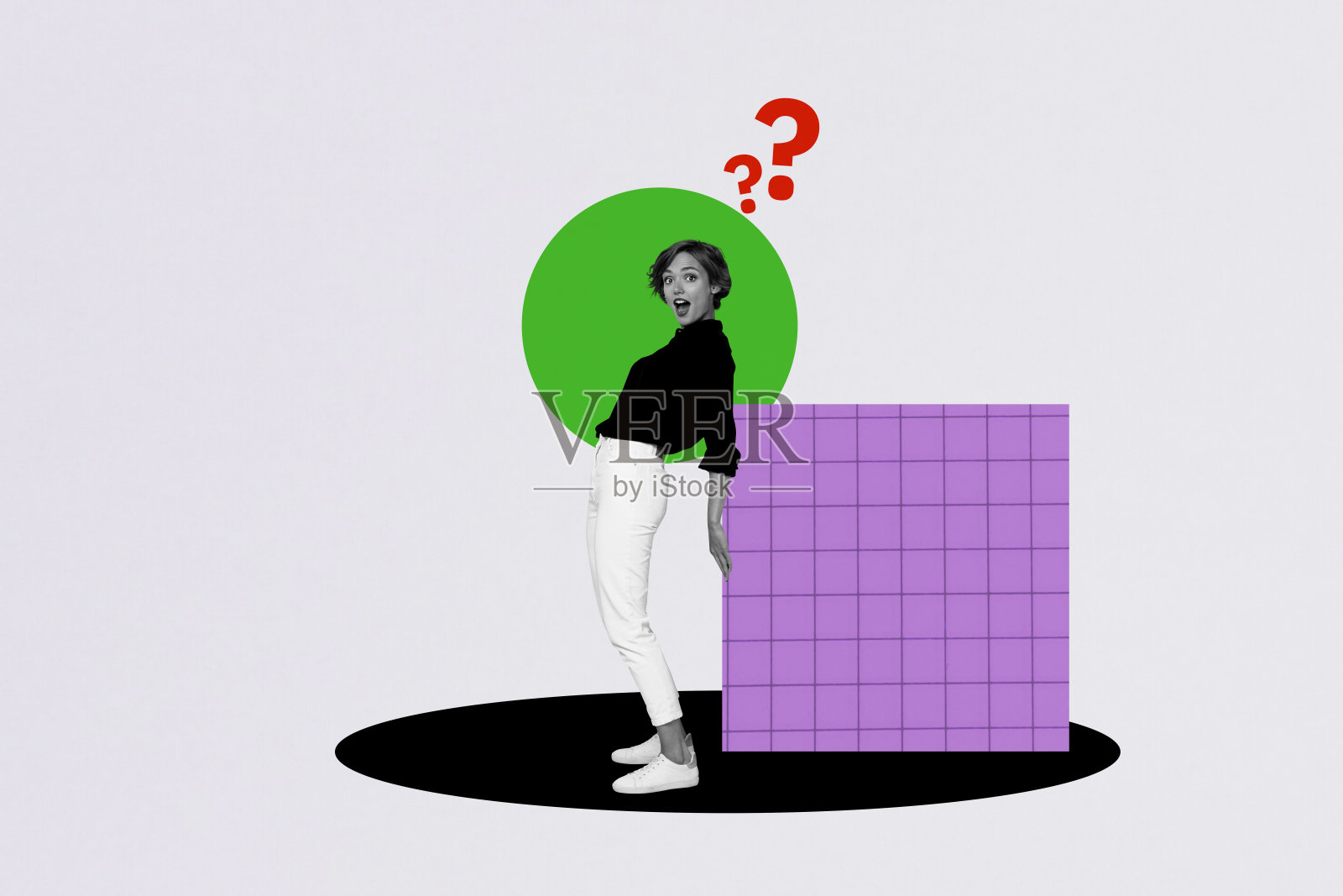 震惊女孩的拼贴照片，站在五彩立方体和问号前，面临困境，思考和沉思，背景为涂鸦风格。照片摄影图片