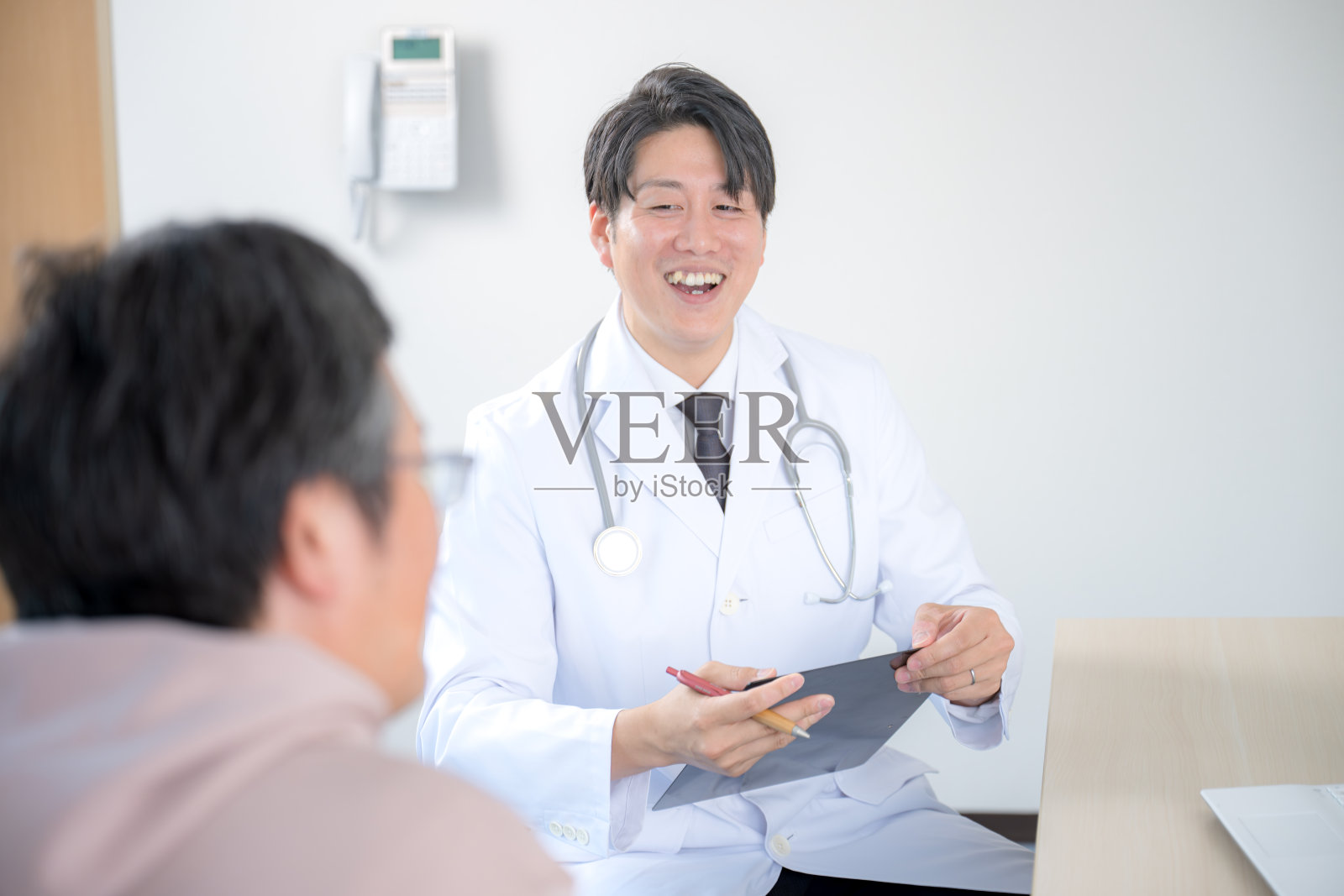 医生与病人照片摄影图片