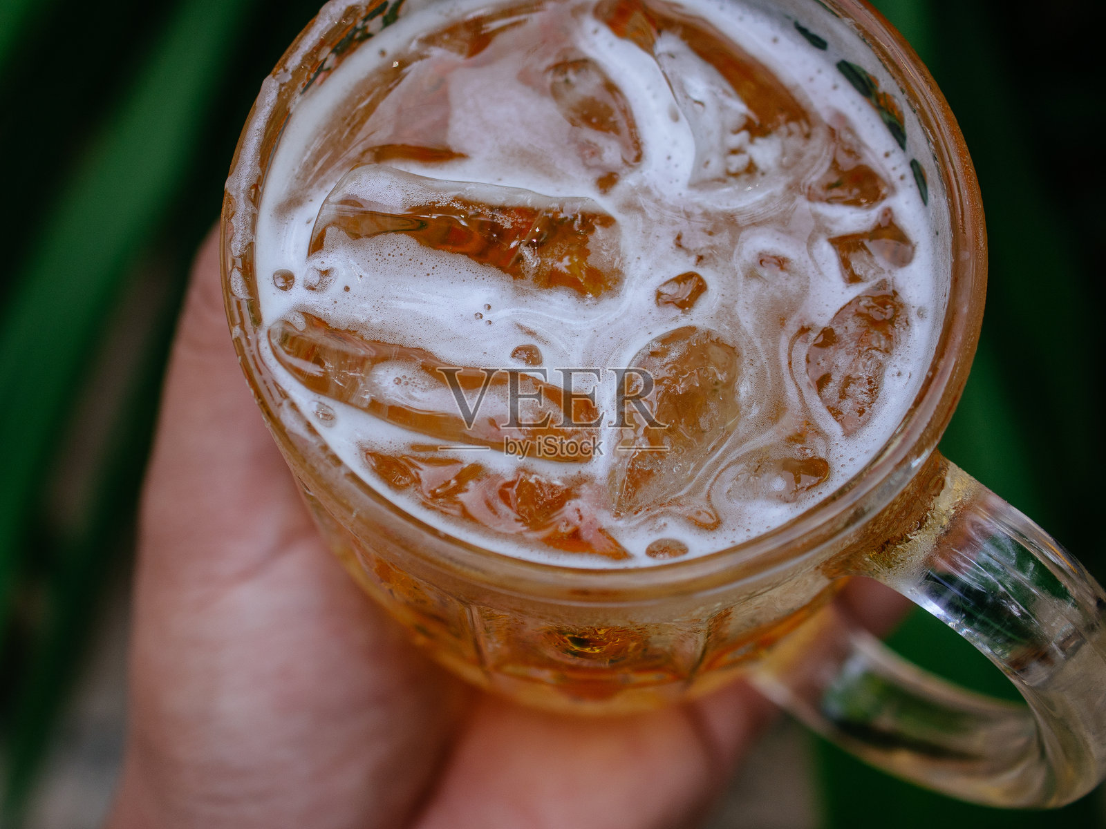 精酿啤酒特写镜头照片摄影图片