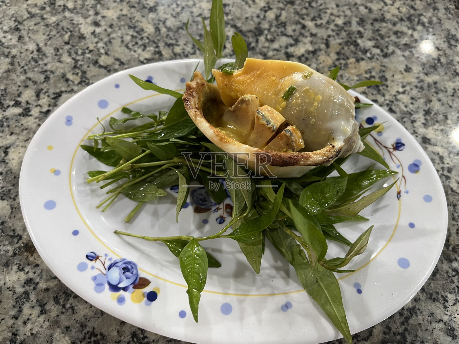 烤海螺壳晚餐照片摄影图片