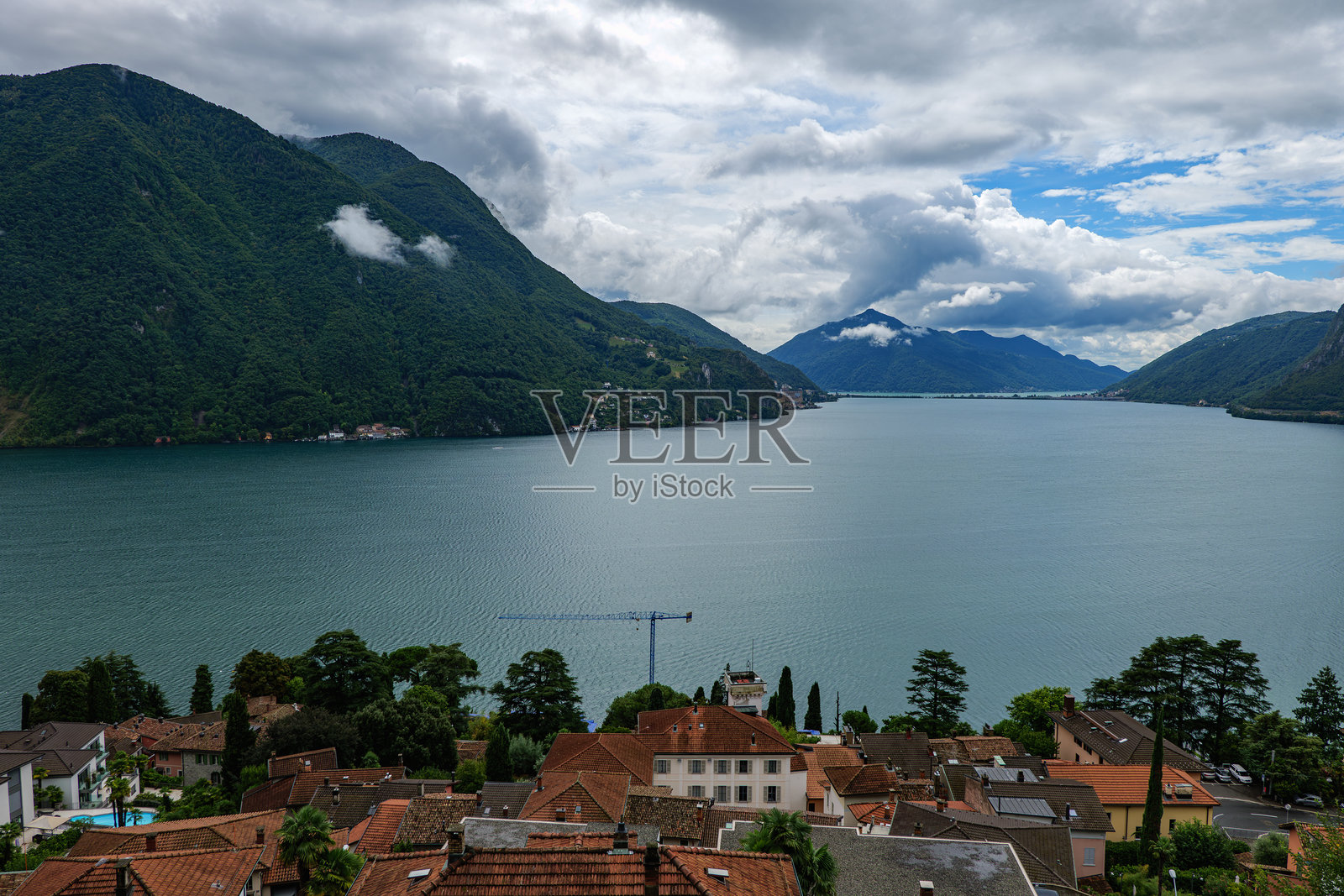 意大利的卢加诺湖照片摄影图片