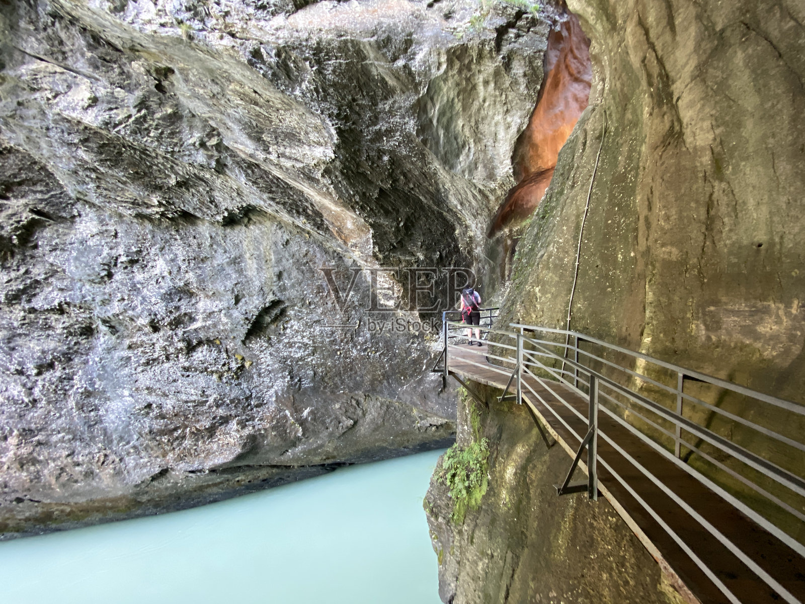 阿尔河峡谷或阿尔河沟壑，位于哈斯利塔尔阿尔卑斯山谷和伯尔尼高地 - 梅里宁，瑞士照片摄影图片