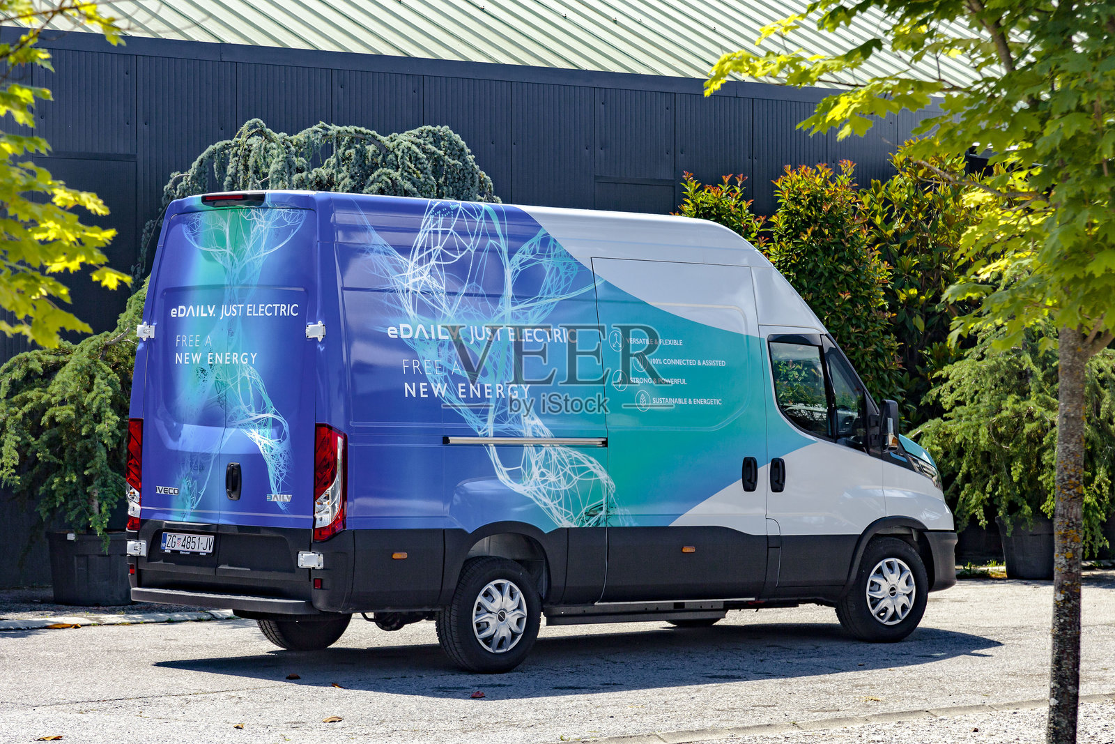 全电动依维柯每日电动货车照片摄影图片