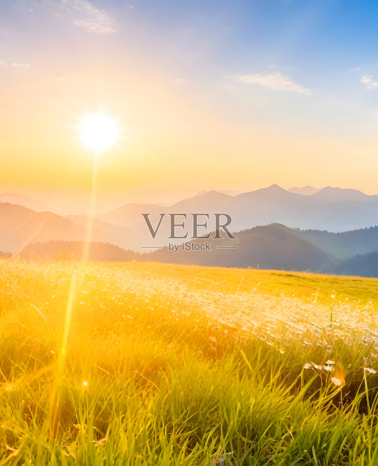 美丽的日出风景，山间日落，美丽的日出和日落风景照片摄影图片