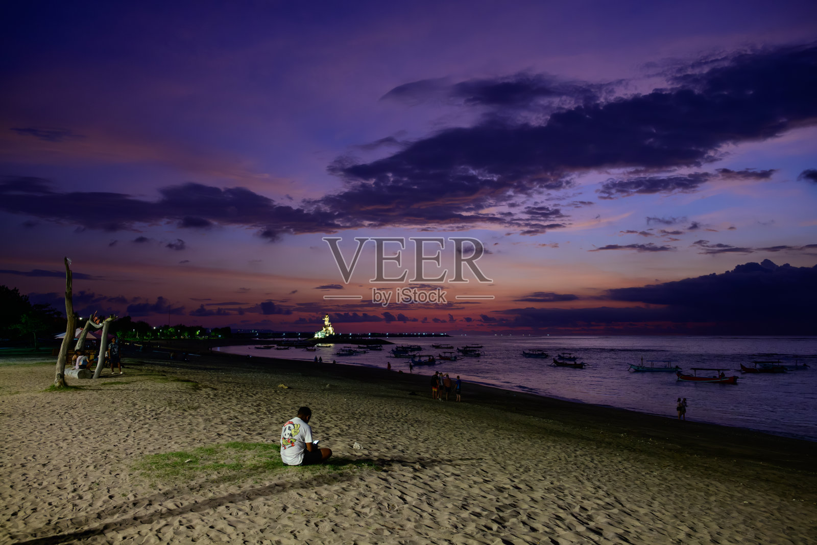 巴厘岛黄昏时分的德国海滩照片摄影图片