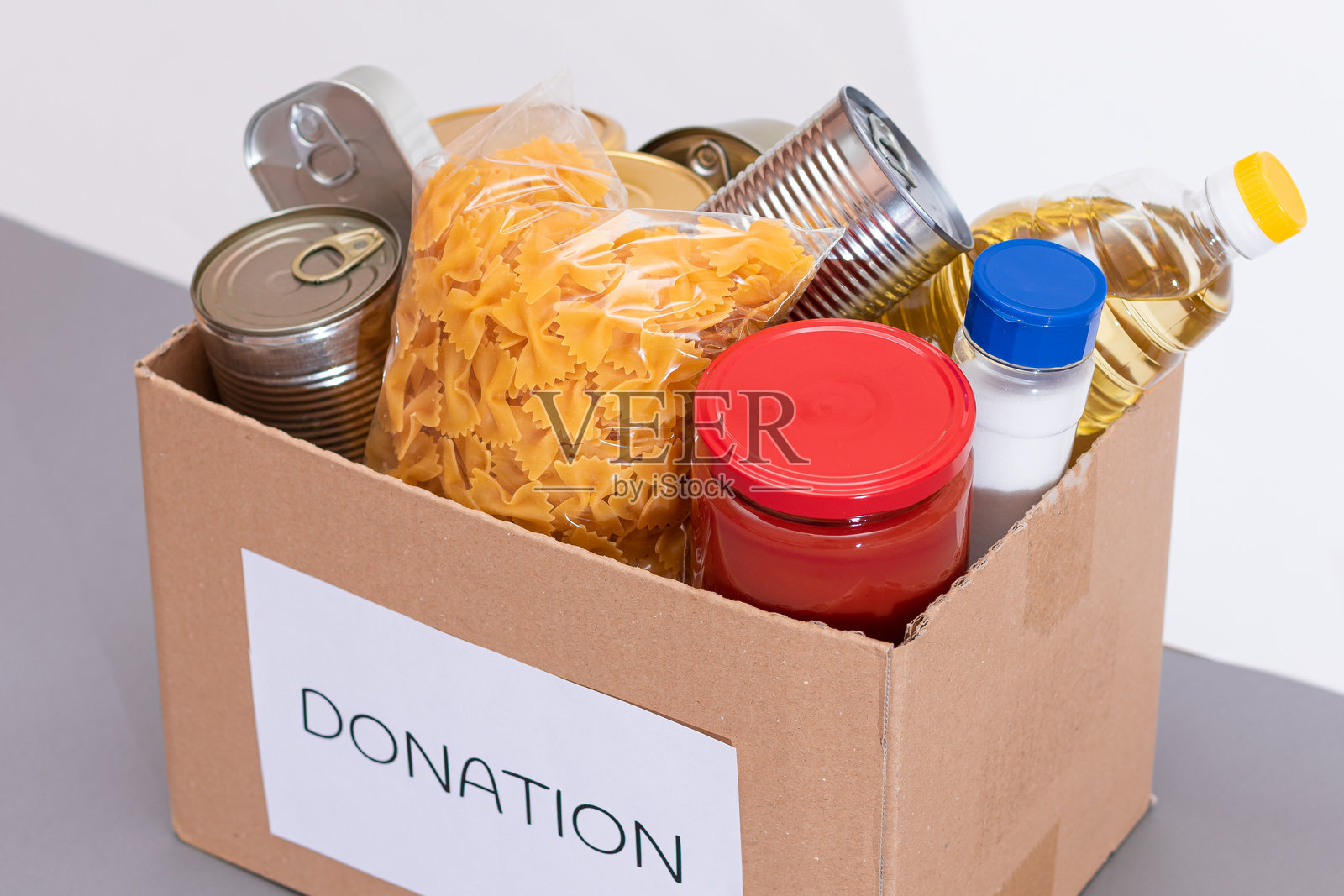 免费食品和食品储备的捐赠箱照片摄影图片