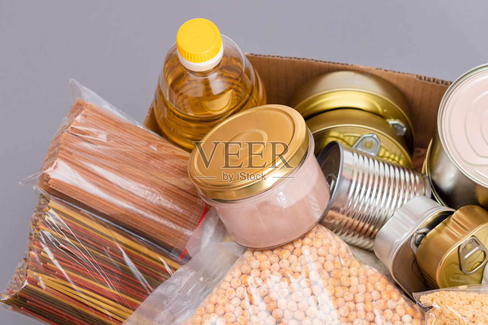 免费食品和食品储备的捐赠箱照片摄影图片