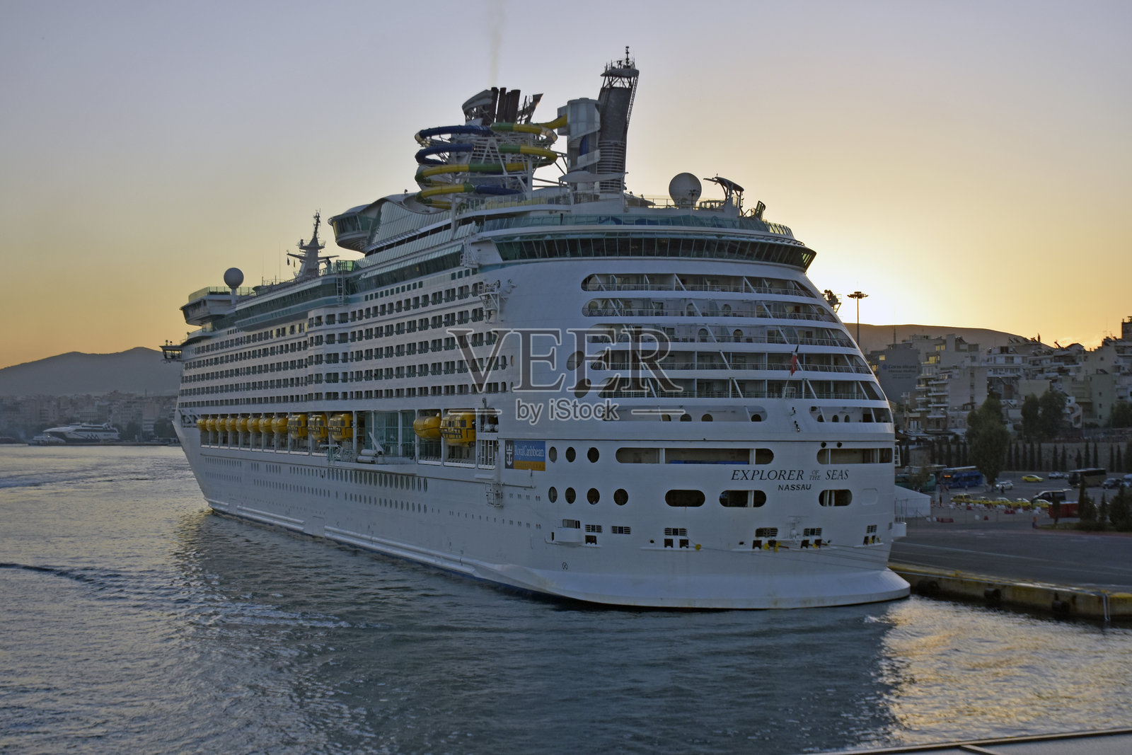 雅典希腊的比雷埃夫斯港,皇家加勒比国际邮轮,旅行,旅游照片摄影图片