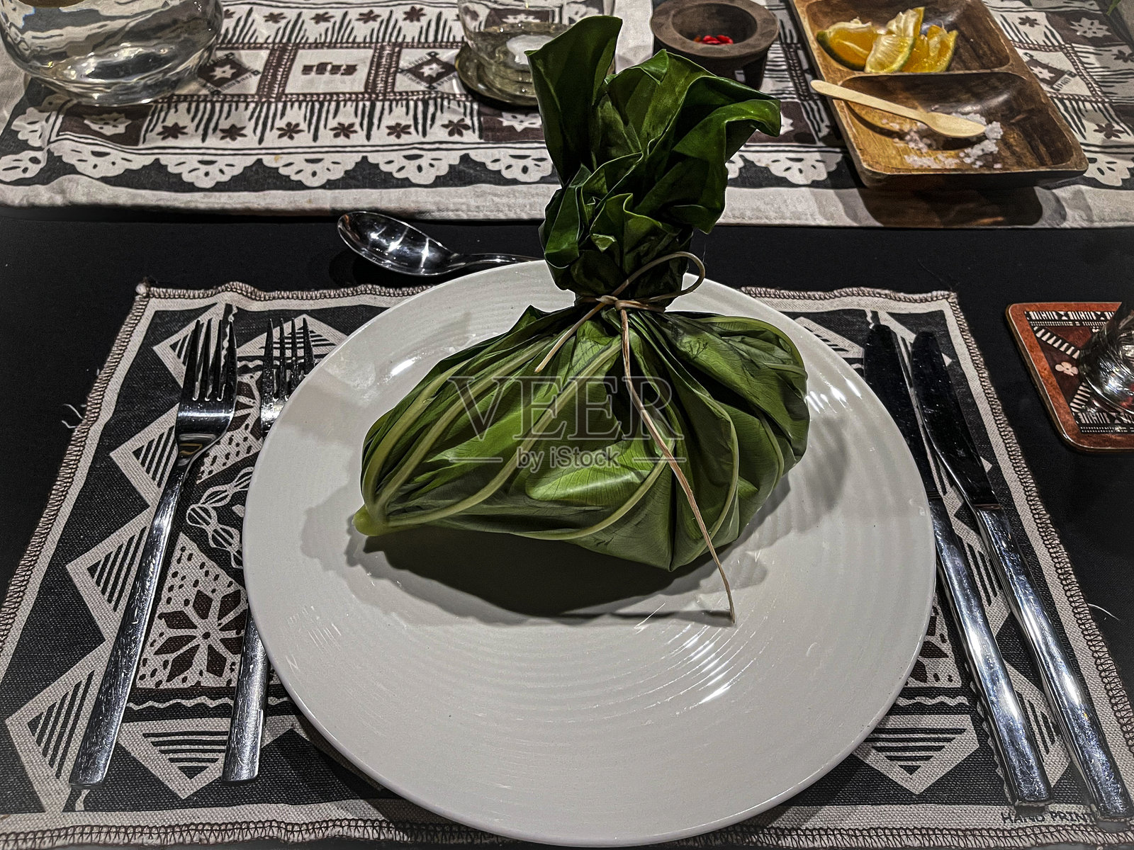 斐济餐，塔维乌尼岛，斐济照片摄影图片