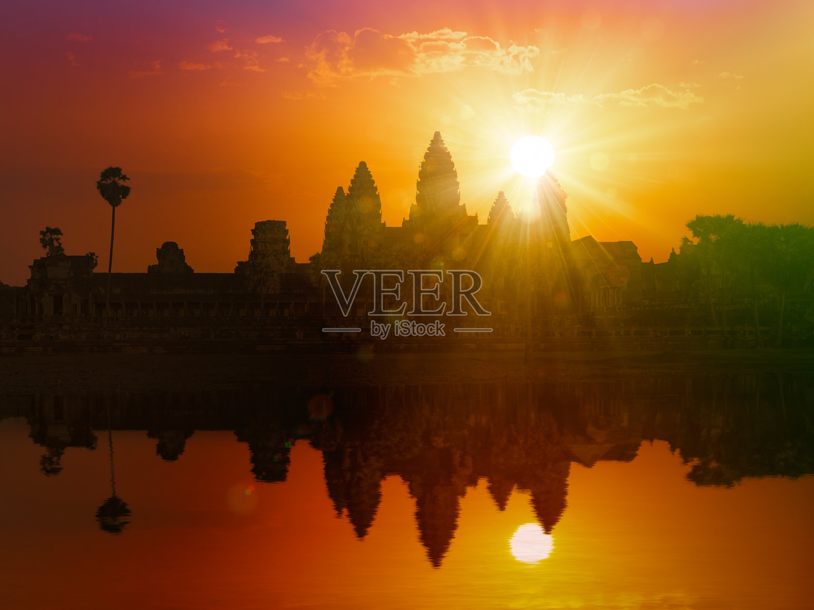 日落时分的吴哥窟照片摄影图片