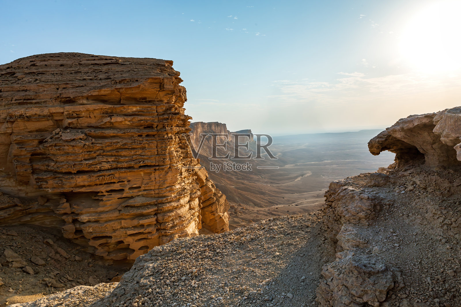 世界的边缘，位于沙特阿拉伯利雅得附近的自然地标和热门旅游目的地照片摄影图片