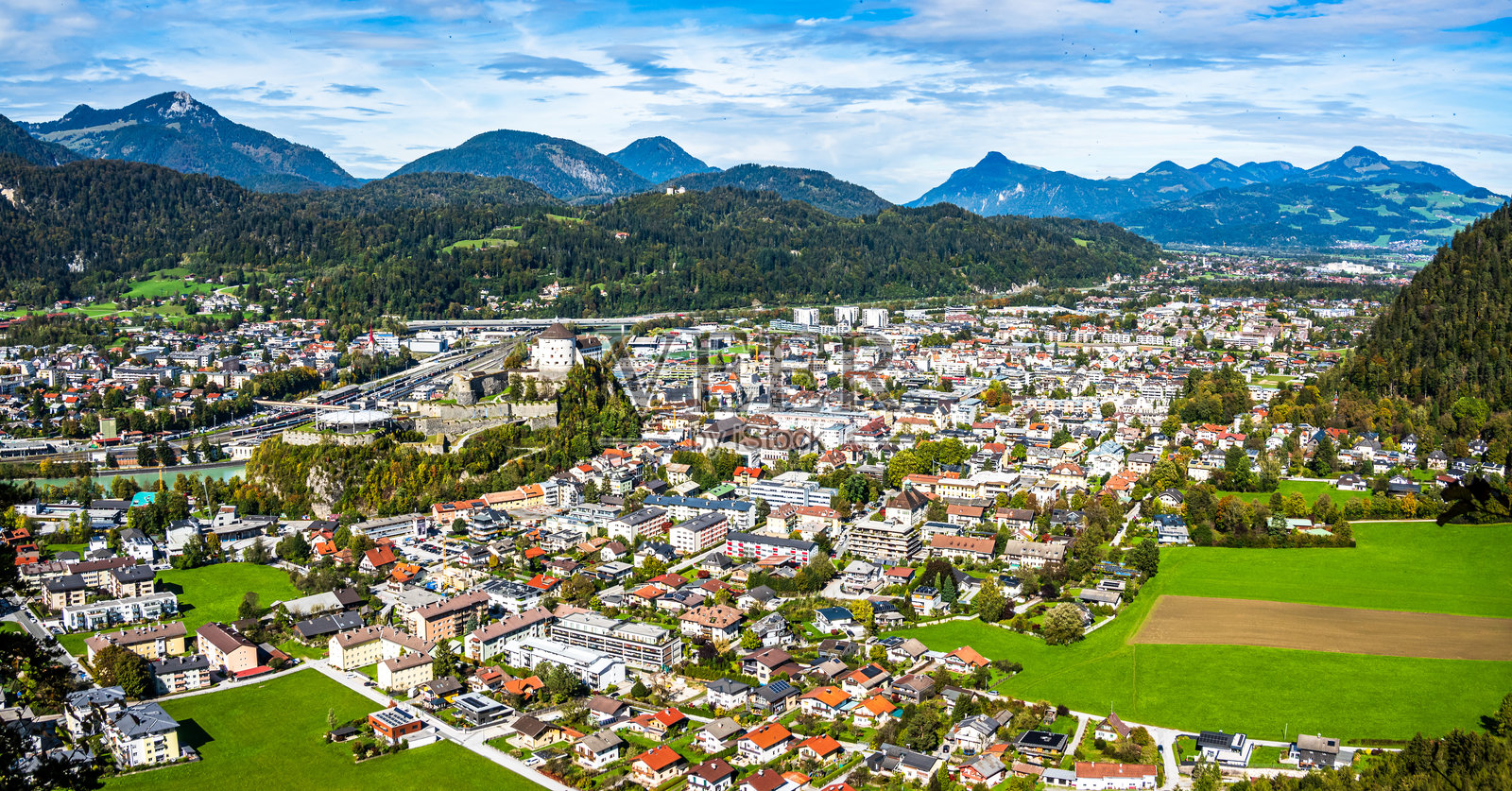 奥地利库夫施泰因的著名古镇照片摄影图片