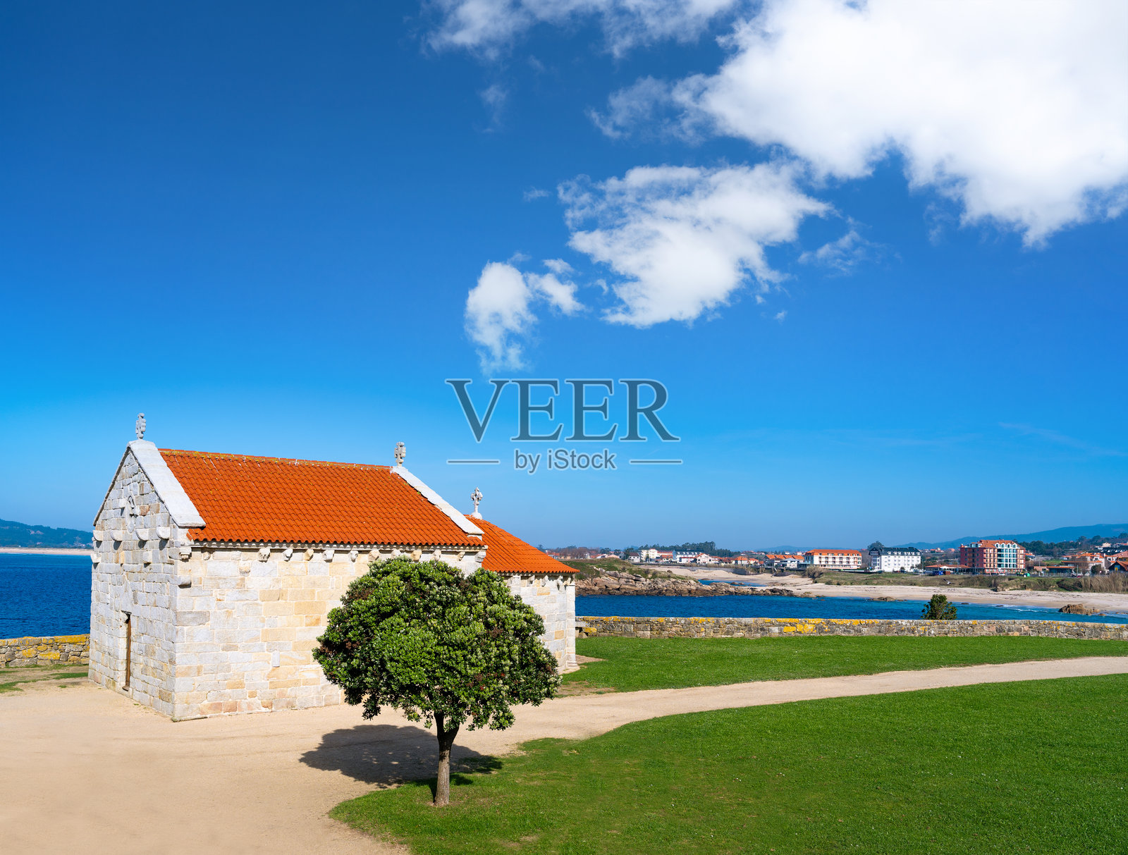 西班牙加利西亚省蓬特韦德拉的圣亨克索的阿兰萨达圣母小教堂照片摄影图片