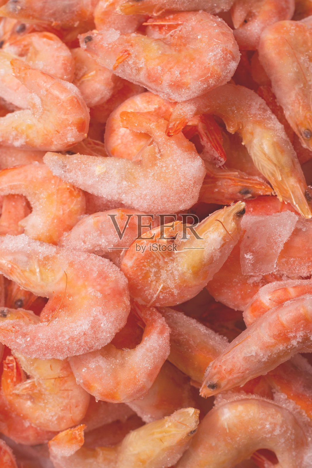 新鲜虾在冰上。俯视图。照片摄影图片