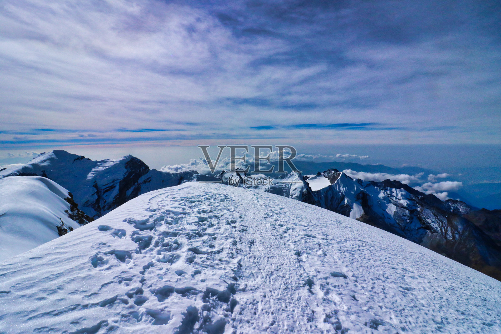 梅拉峰中央峰顶 - 东南视角，喜马拉雅山脉，尼泊尔照片摄影图片