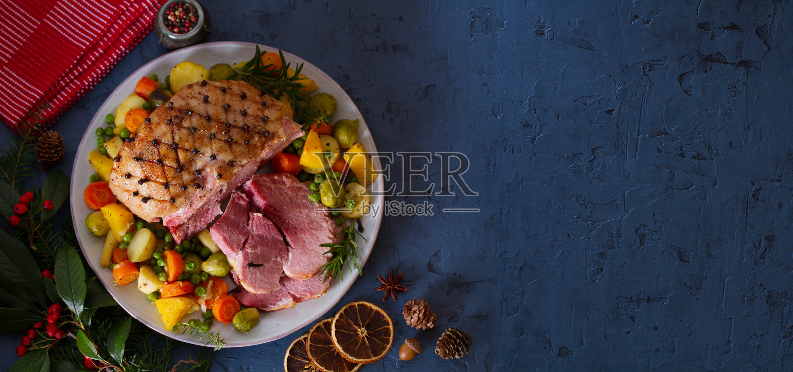 丁香烤火腿配蔬菜照片摄影图片