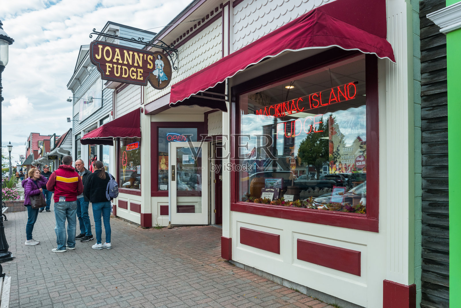 美国密歇根州麦基诺市市中心商店照片摄影图片