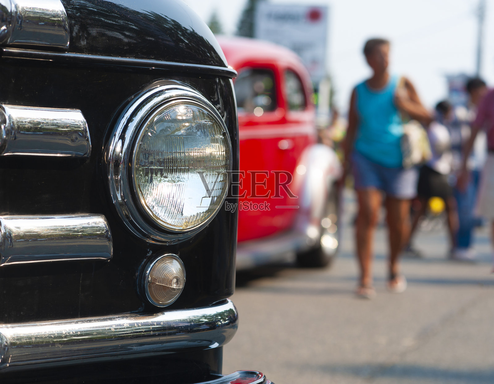 夏季巡游展出的复古美国汽车。照片摄影图片