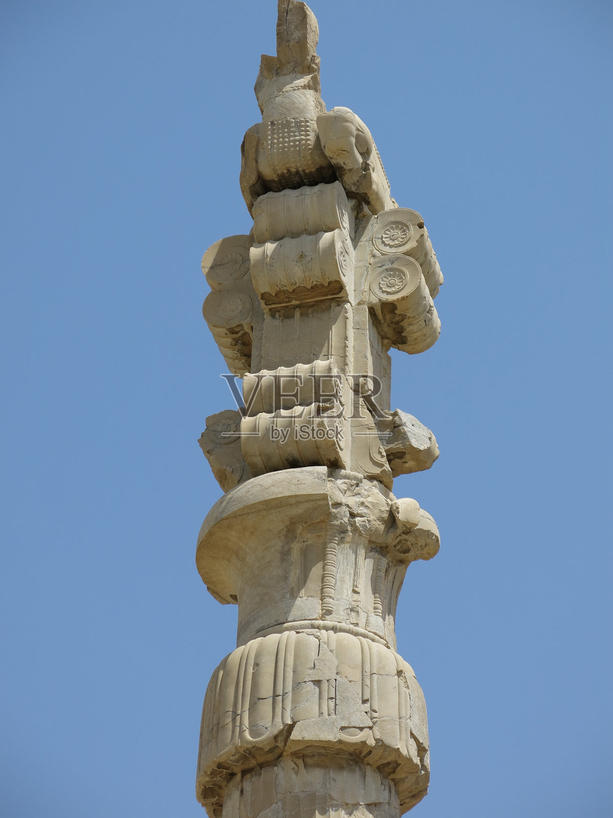 波斯波利斯万国门的双牛形柱顶照片摄影图片