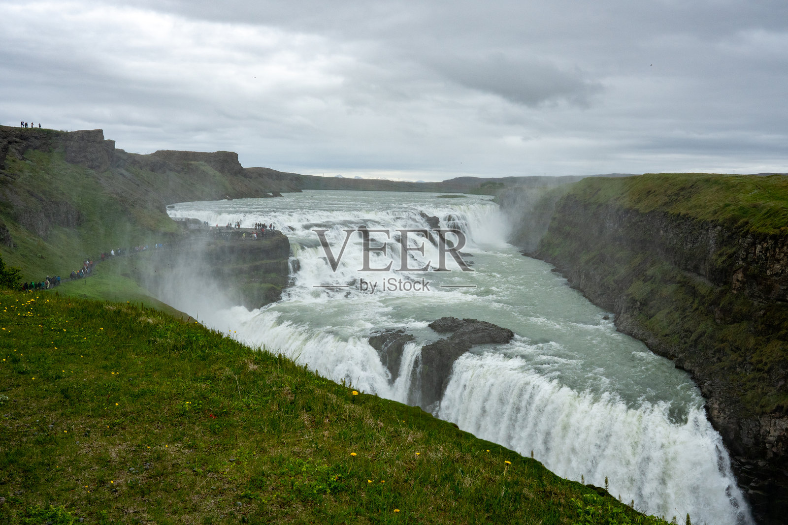 位于冰岛中部的古佛斯瀑布照片摄影图片