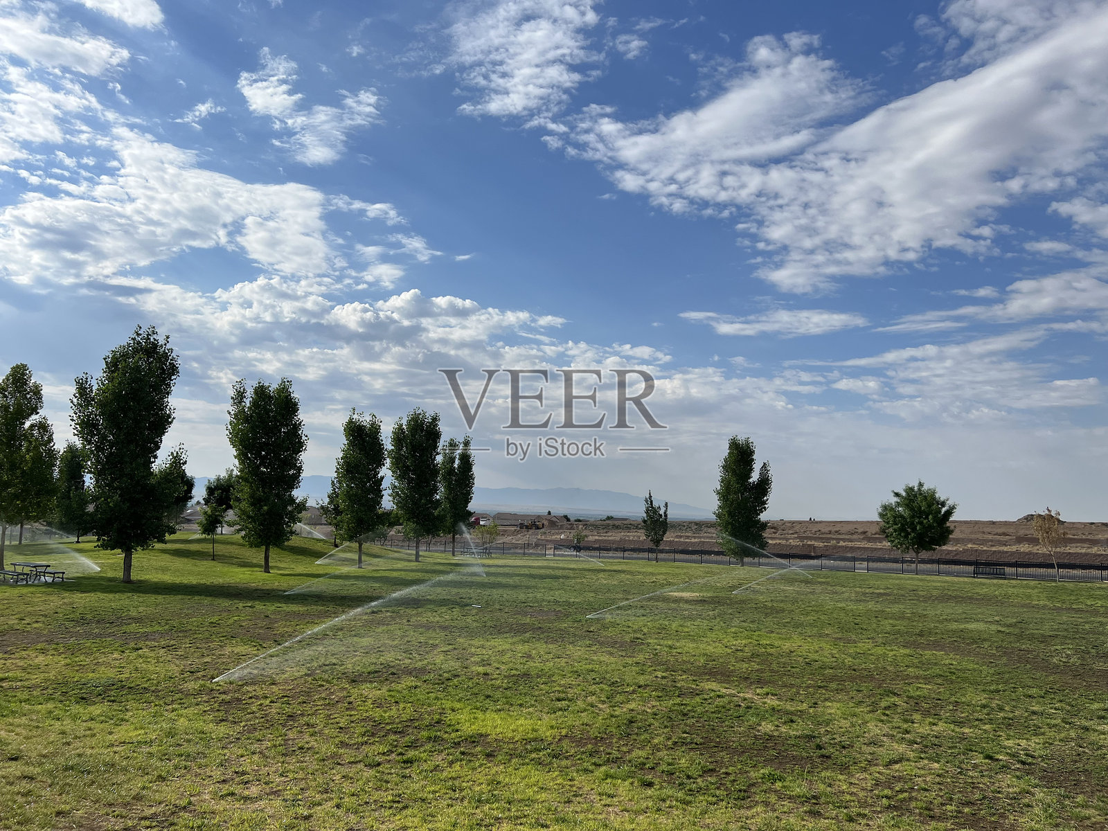 公园里的喷泉照片摄影图片