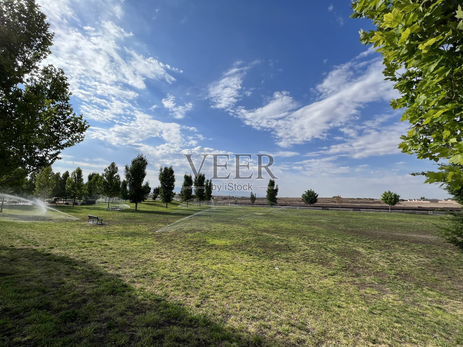 公园里的喷泉照片摄影图片