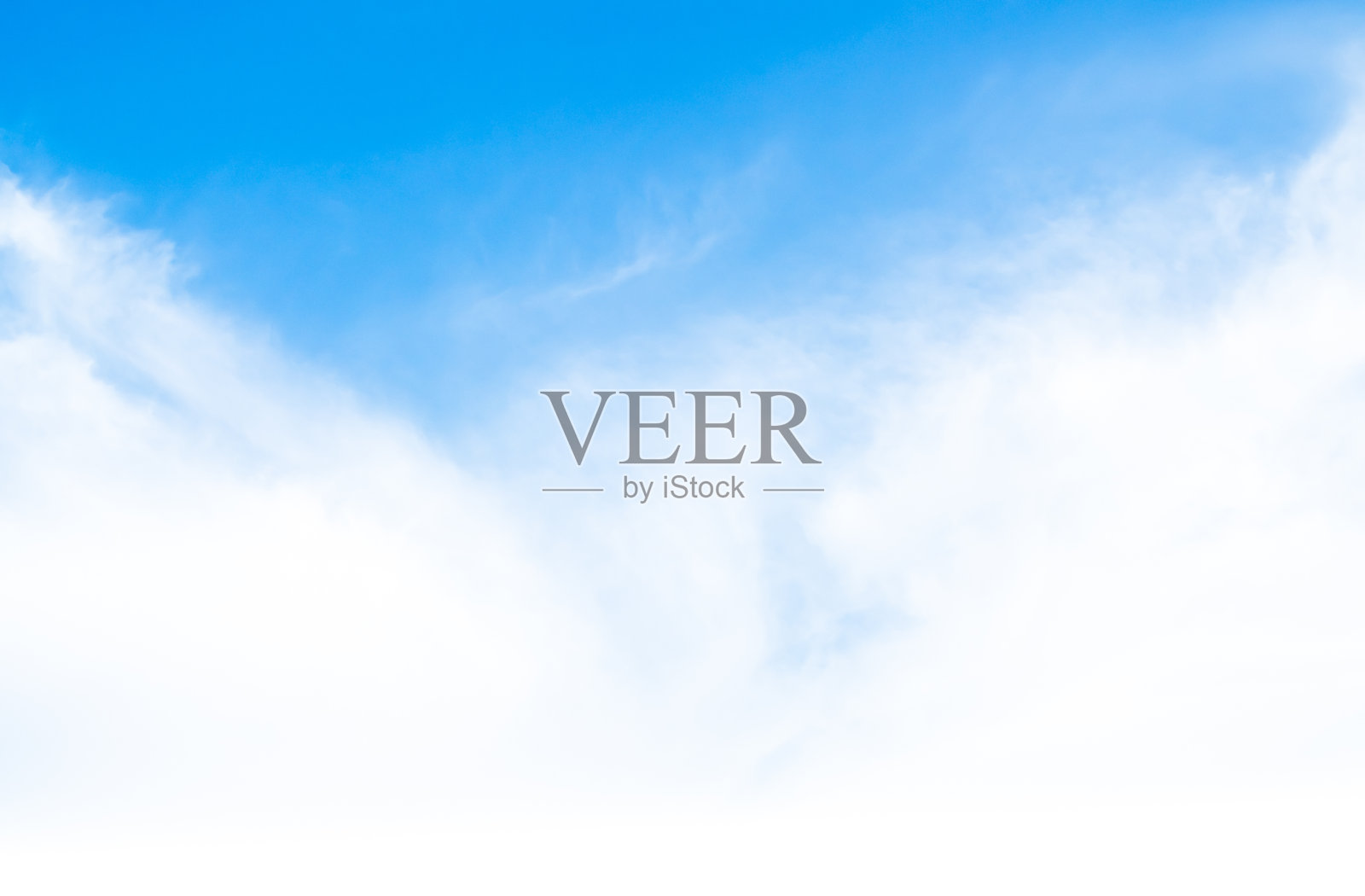 冬季季节的白天，轻盈的美丽蓝色地平线，春天明亮的渐变，宁静的抽象背景，空气自然景观壁纸。照片摄影图片