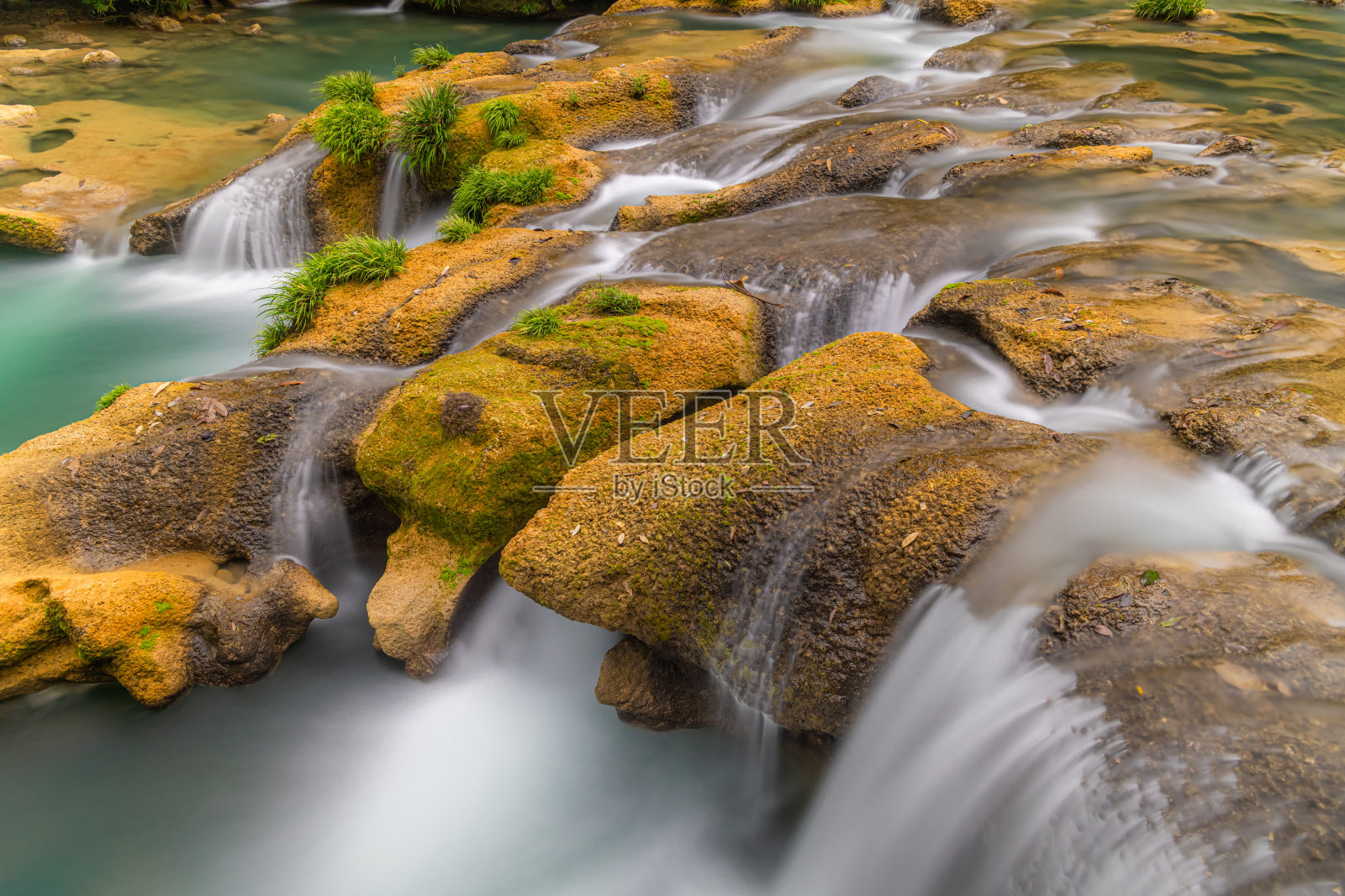 贵州省荔波县小七孔景区的长时间曝光水流拍摄照片摄影图片