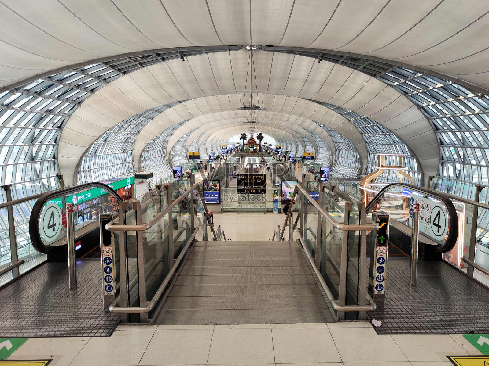 泰国曼谷素万那普国际机场航站楼照片摄影图片