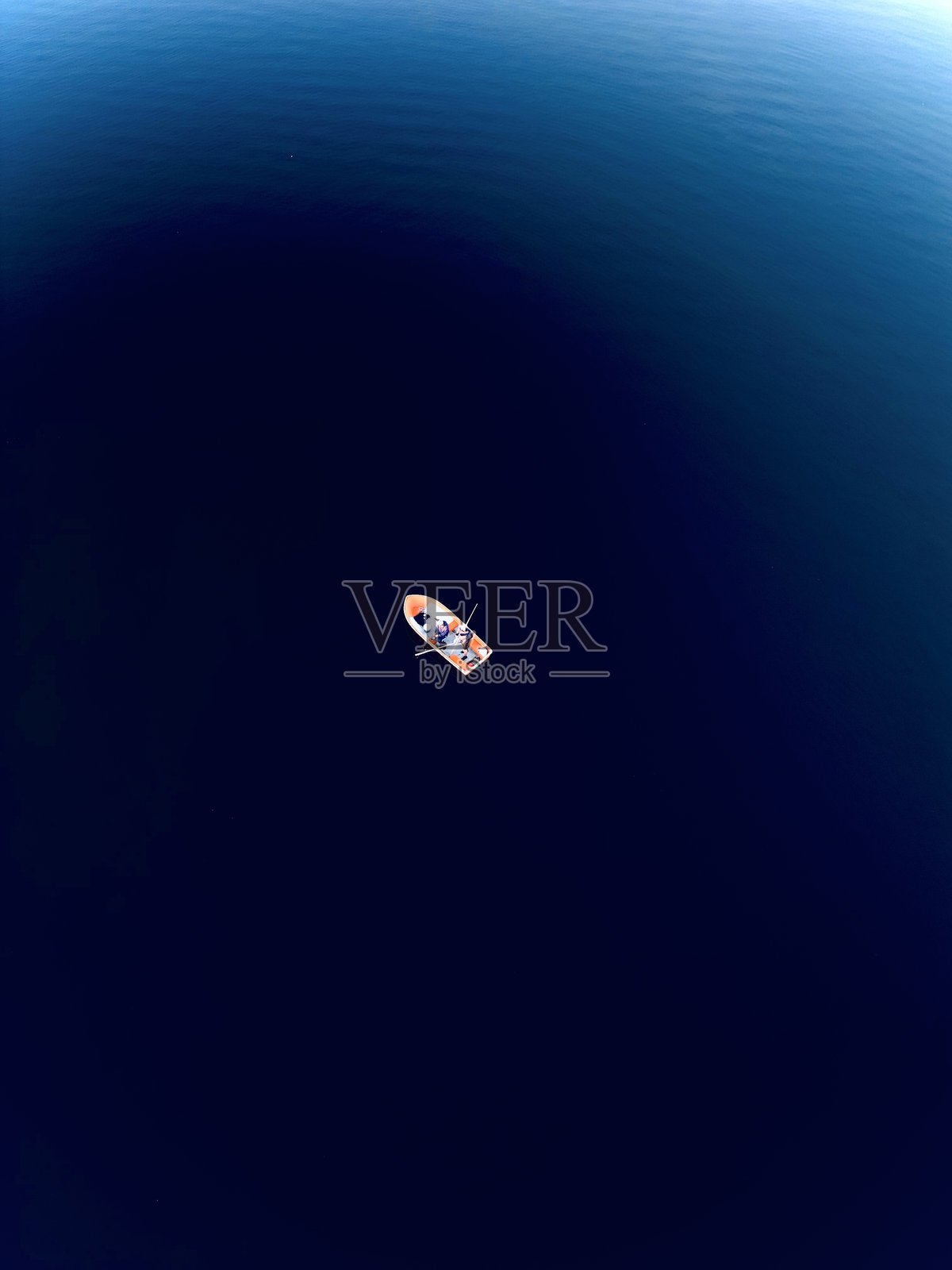 湖上的船照片摄影图片