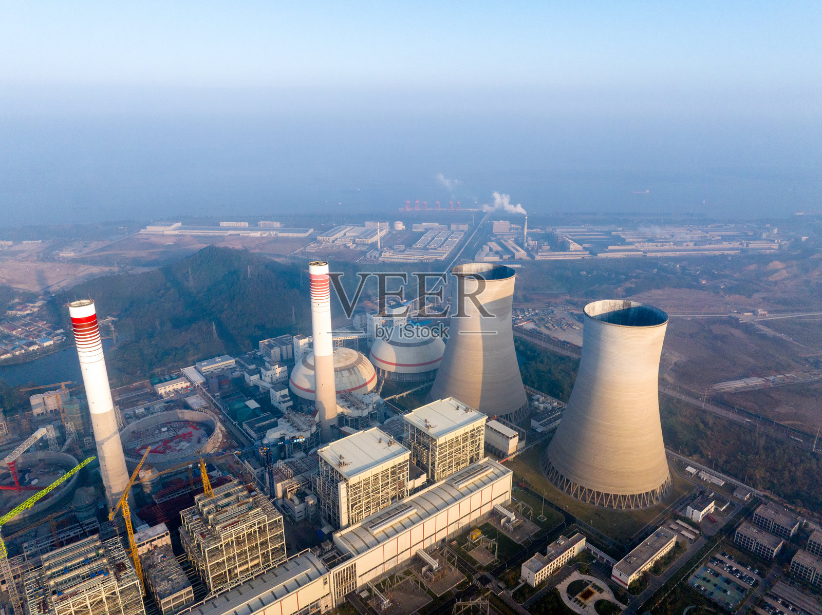 现代概念的热电厂鸟瞰图照片摄影图片