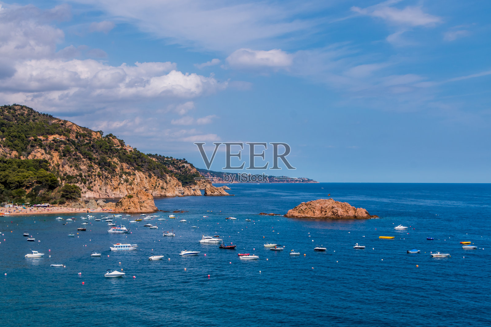 美丽的地中海海景和西班牙加泰罗尼亚托萨德马尔市的海岸线照片摄影图片