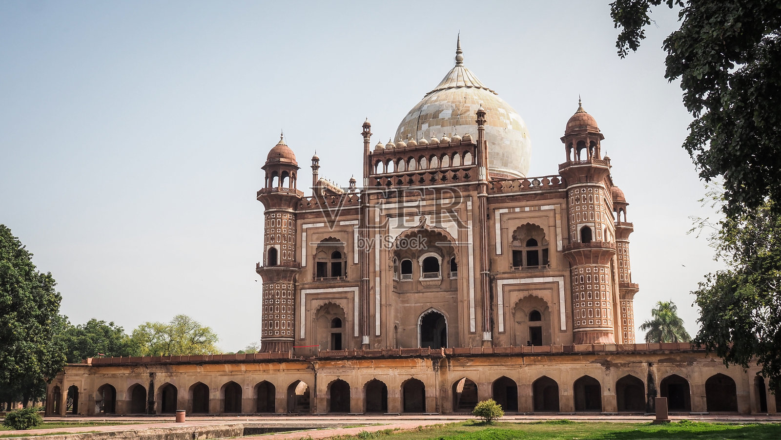 德里萨夫达尔琼陵墓的建筑风格照片摄影图片