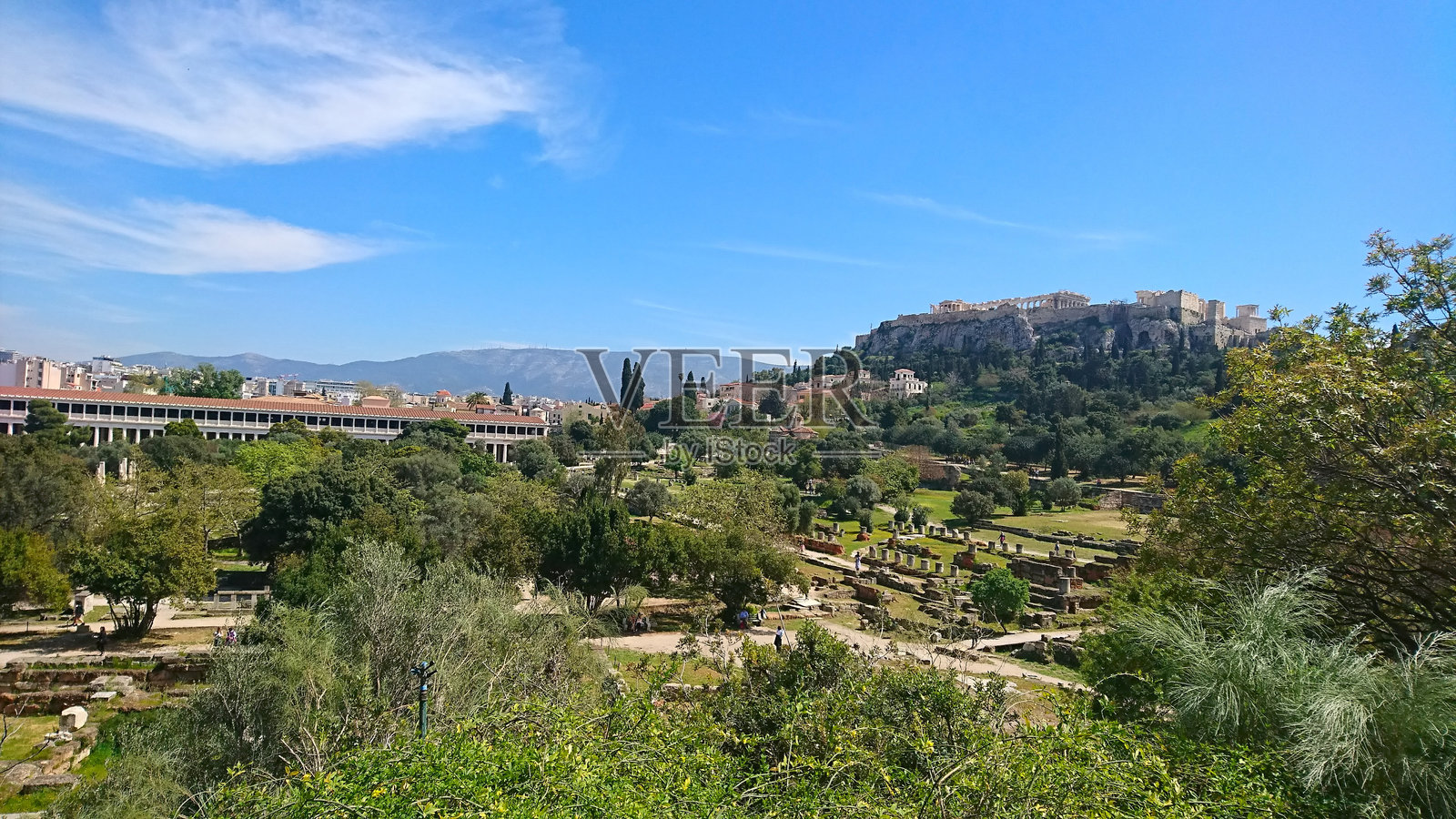 古代集市的鸟瞰图，背景是阿克罗波利斯和阿塔罗斯长廊照片摄影图片