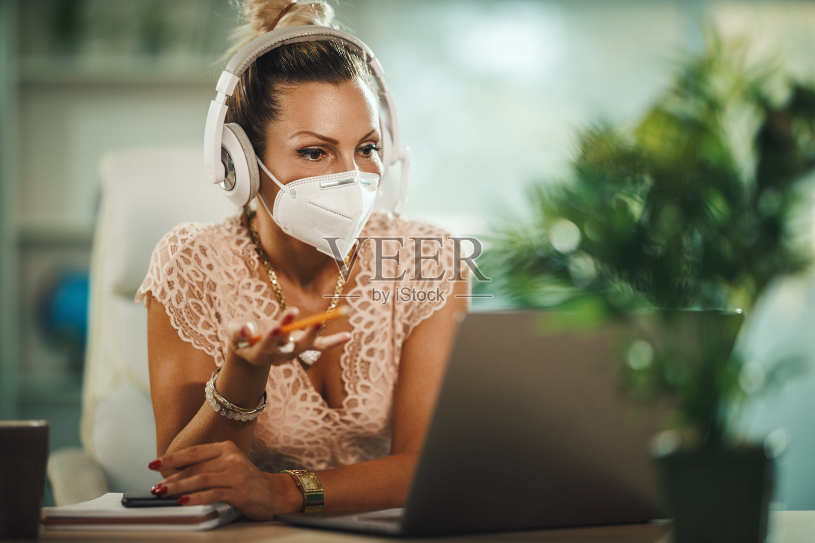 好的... 请给我解释一下。照片摄影图片